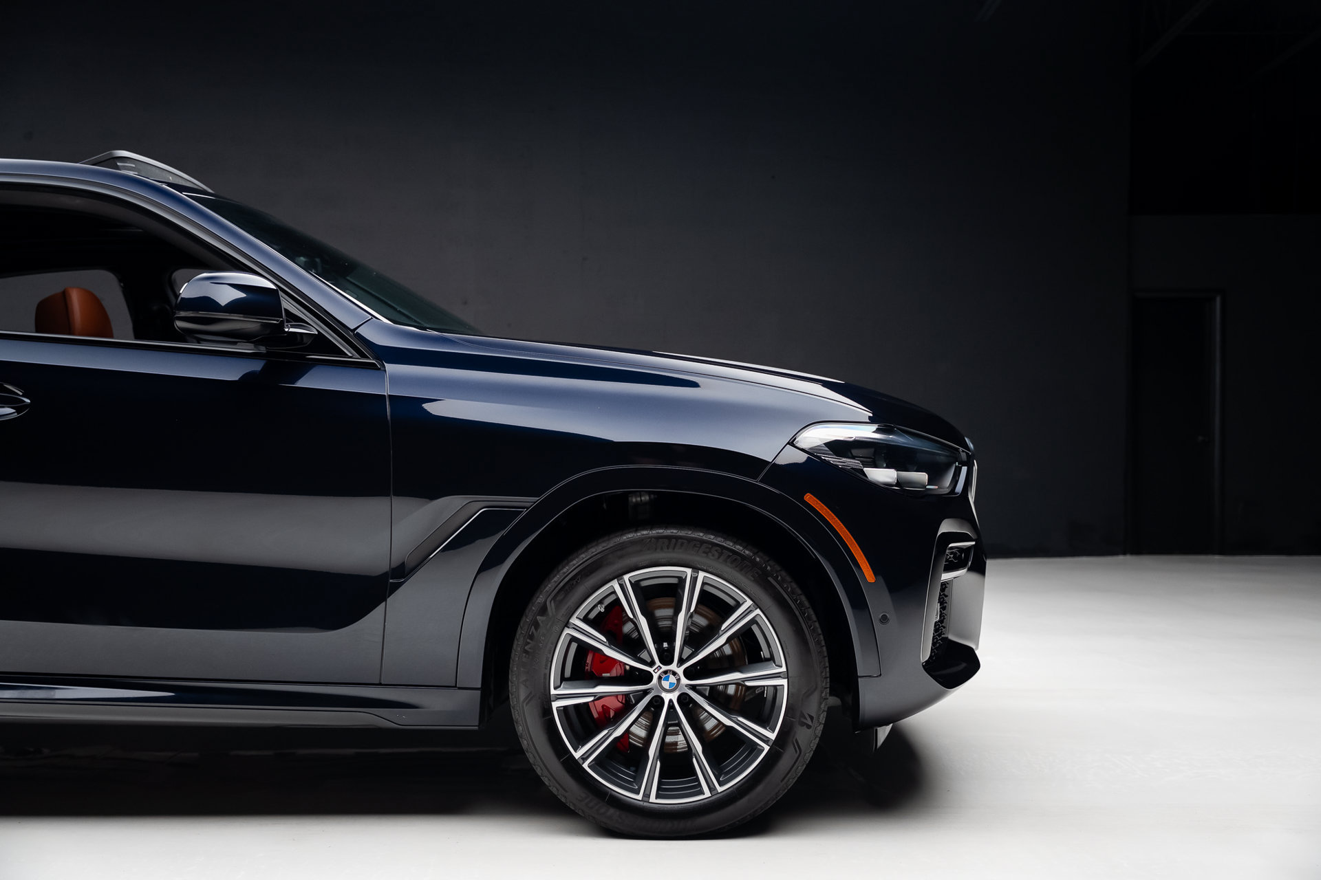 Used 2023 BMW X6 xDrive40i w/ M Sport Package AWD/4WD image 39