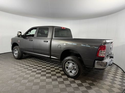 Used 2024 RAM 3500 Tradesman w/ Chrome Appearance Group AWD/4WD image 9