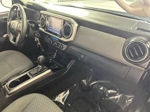 Used 2021 Toyota Tacoma SR5 RWD image 27