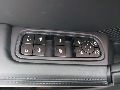 Used 2025 Porsche Cayenne Coupe w/ Premium Package Plus image 29