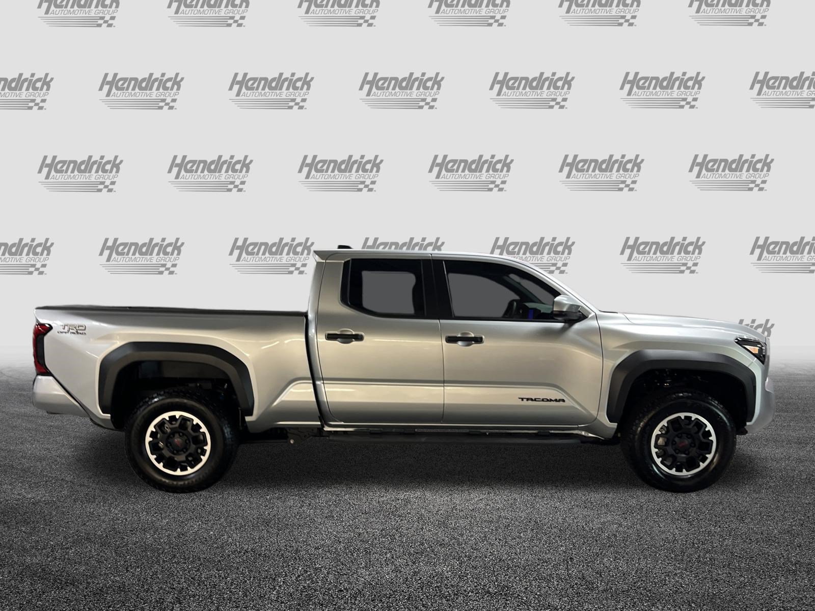 Certified 2025 Toyota Tacoma TRD Off-Road AWD/4WD image 11