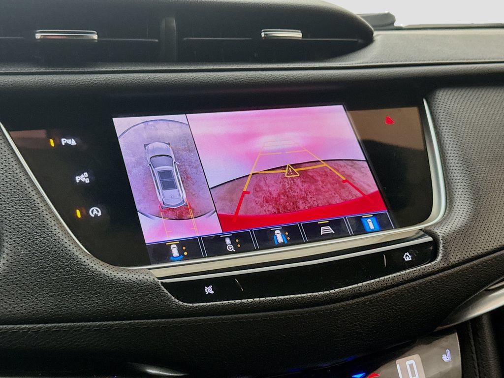 Used 2022 Cadillac XT5 Premium Luxury w/ Technology Package AWD/4WD image 17