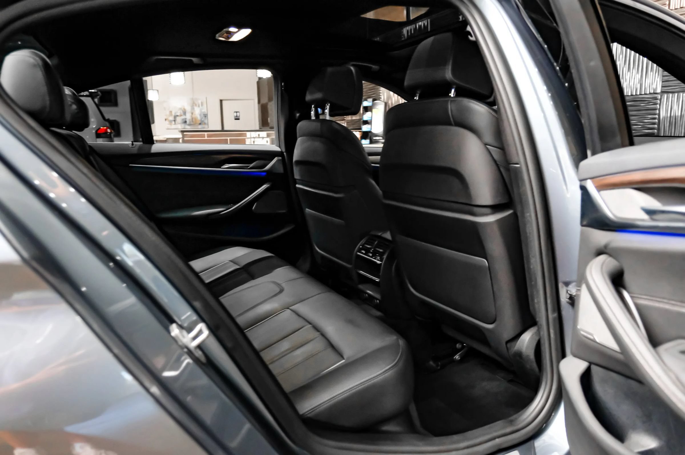 Used 2019 BMW 540i xDrive AWD/4WD image 39