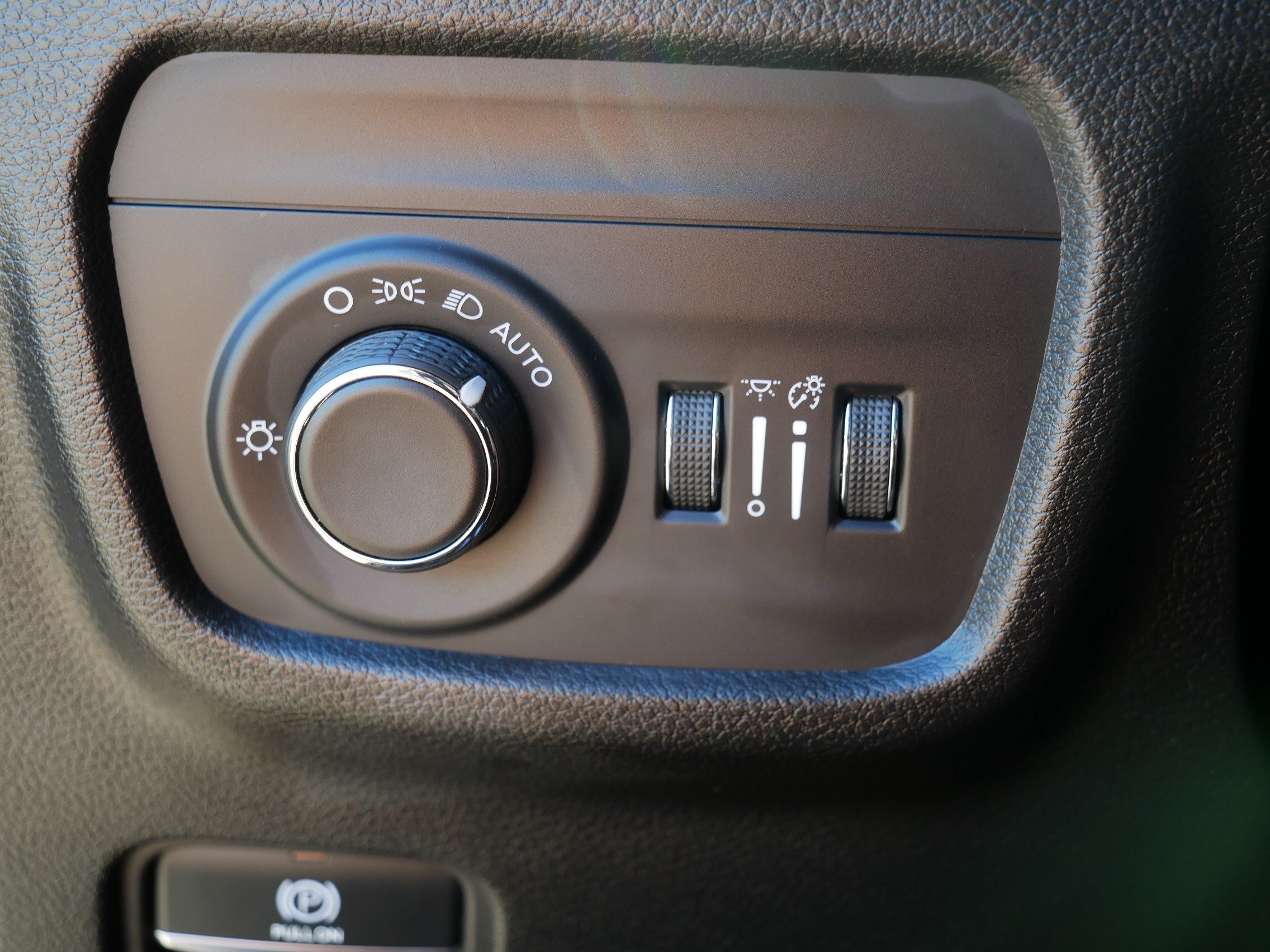 Used 2023 Jeep Grand Cherokee Altitude AWD/4WD image 26