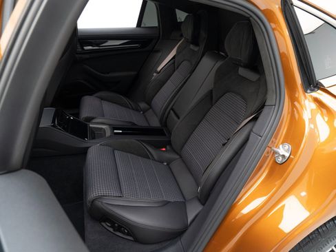 Used 2025 Porsche Panamera Turbo image 33