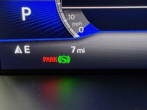 New 2025 Volkswagen Taos SE image 12