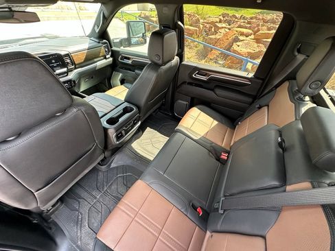 Used 2025 Chevrolet Silverado 3500 High Country AWD/4WD image 33