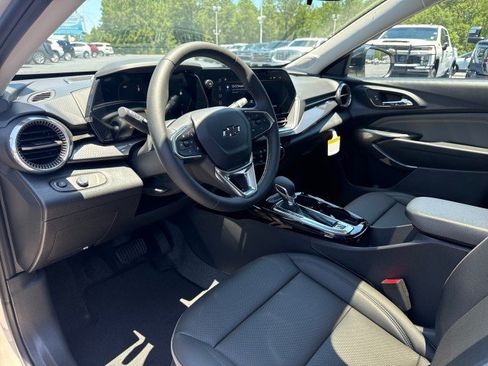 New 2026 Chevrolet Trax ACTIV w/ Sunroof Package FWD image 19