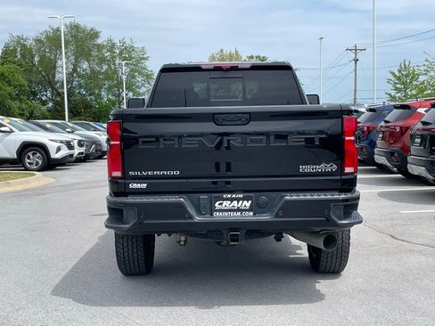 Used 2025 Chevrolet Silverado 2500 High Country w/ High Country Premium Package AWD/4WD image 6