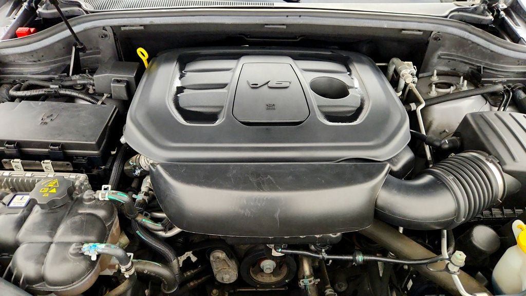 Used 2021 Jeep Grand Cherokee Laredo X AWD/4WD image 27