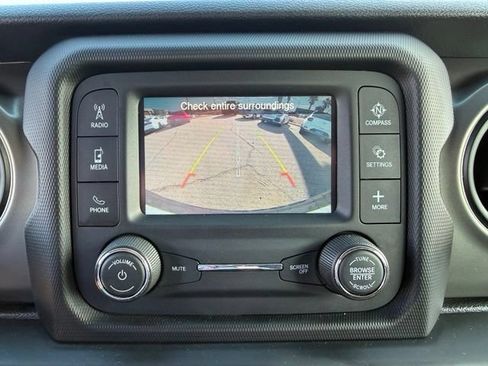 Used 2018 Jeep Wrangler Unlimited Sport AWD/4WD image 12