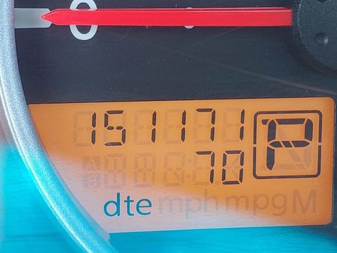 Used 2014 Nissan Frontier SL image 18