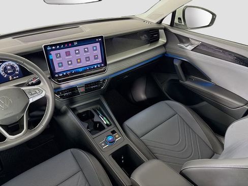 New 2026 Volkswagen Tiguan SE image 24