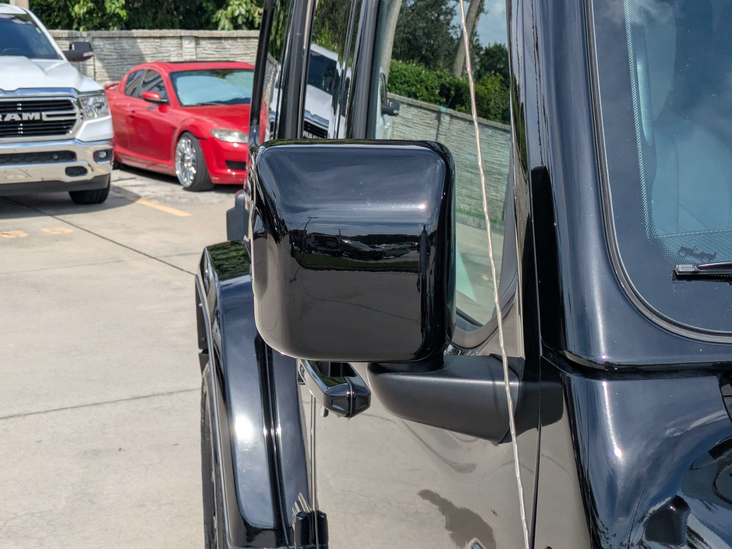 Used 2023 Jeep Wrangler Unlimited Sahara AWD/4WD image 8