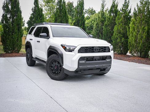 Used 2026 Toyota 4Runner TRD Off-Road Premium AWD/4WD image 2