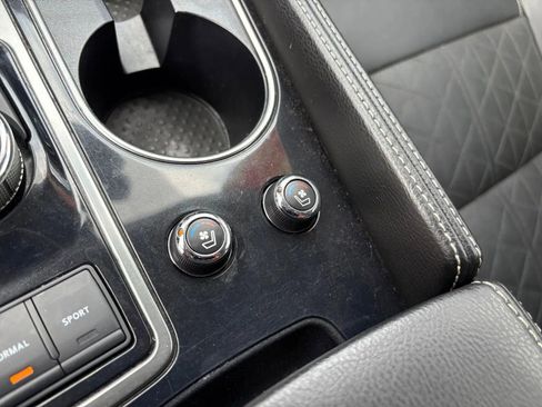 Used 2018 Nissan Maxima Platinum image 33