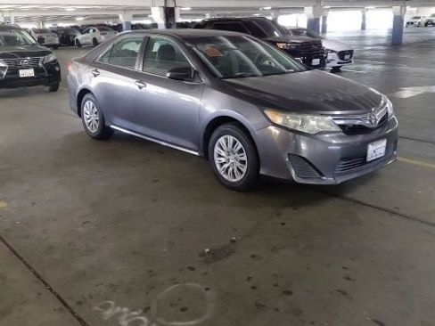 Used 2012 Toyota Camry LE FWD image 2