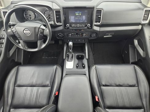 Used 2024 Nissan Frontier SL image 22