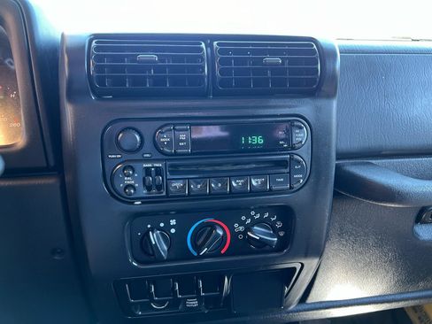 Used 2003 Jeep Wrangler X AWD/4WD image 33