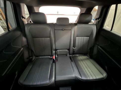 Certified 2024 Volkswagen Tiguan SE R-Line image 29