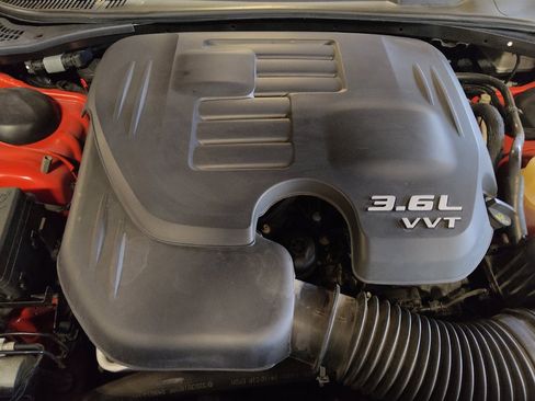 Used 2016 Dodge Challenger SXT RWD image 30