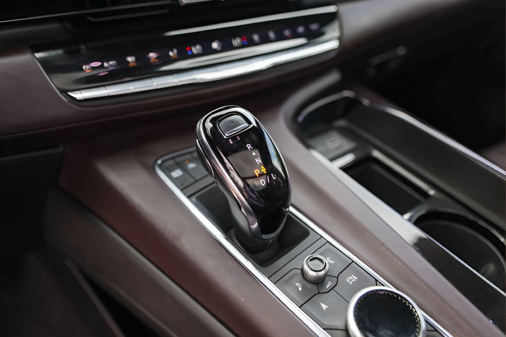 Certified 2023 Cadillac Escalade ESV Sport Platinum w/ LPO, ONYX Package AWD/4WD image 19