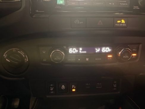 Used 2023 Nissan Frontier PRO-4X w/ Pro Convenience Package AWD/4WD image 28