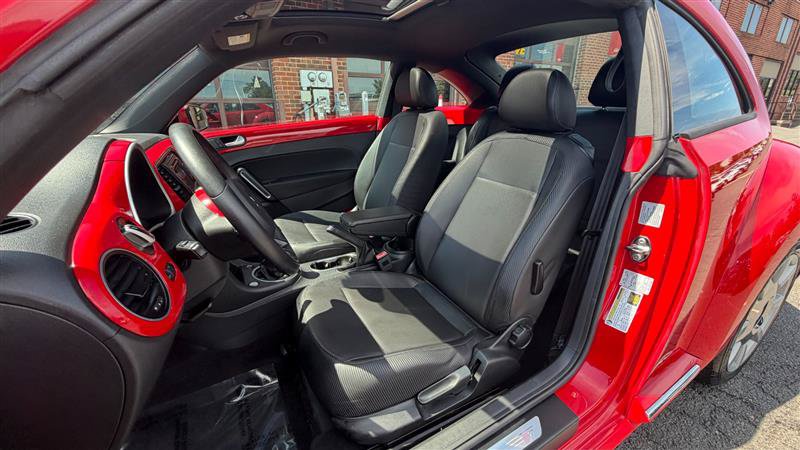 Used 2013 Volkswagen Beetle 2.5 FWD image 17