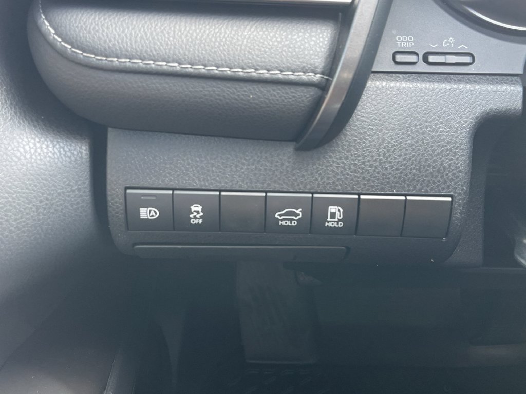 Used 2021 Toyota Camry SE FWD image 16