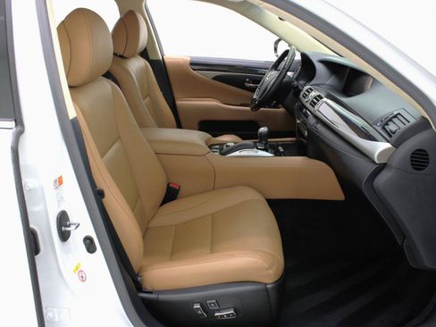 Used 2017 Lexus LS 460 w/ Comfort Package RWD image 48