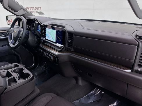Used 2025 Chevrolet Silverado 1500 LT AWD/4WD image 32