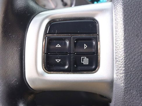 Used 2011 Dodge Challenger SE image 13