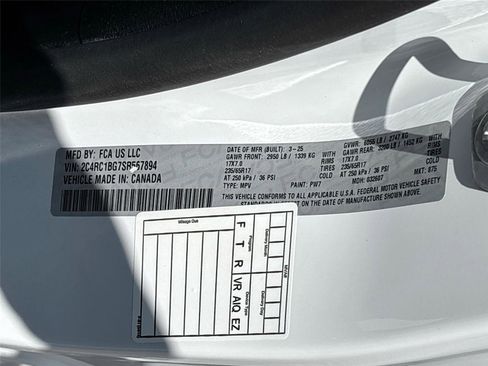 Used 2025 Chrysler Pacifica Select FWD image 31