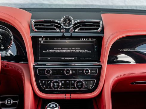 Certified 2023 Bentley Bentayga Extended Wheelbase AWD/4WD image 33
