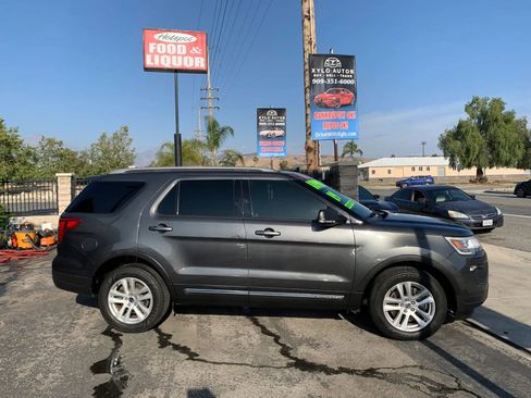 Used 2019 Ford Explorer XLT w/ Equipment Group 201A AWD/4WD image 3
