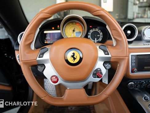 Used 2016 Ferrari California T image 24