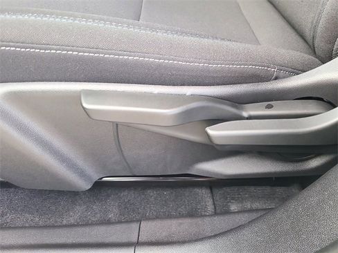 New 2026 Chevrolet Equinox EV LT image 24