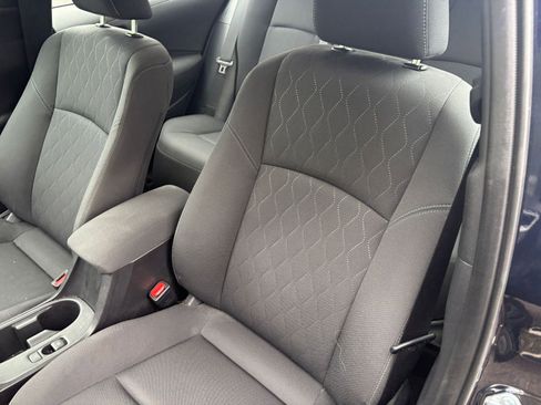 Used 2025 Toyota Corolla LE image 34