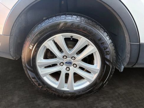 Used 2018 Ford Explorer XLT w/ Equipment Group 202A AWD/4WD image 41