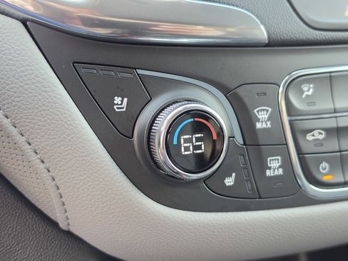 Used 2021 Chevrolet Equinox Premier image 31