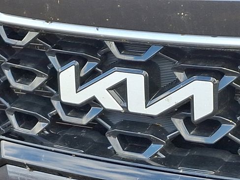 Used 2023 Kia Sorento EX image 4