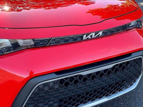 Used 2025 Kia Soul LX w/ LX Technology Package FWD image 31