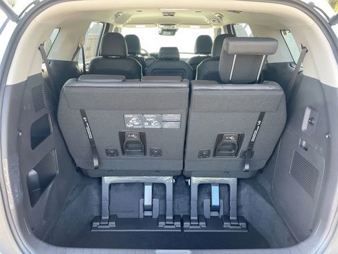 New 2026 Kia Carnival EX image 51