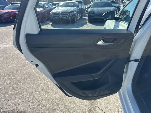 Used 2025 Volkswagen Jetta Sport image 23