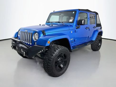 Used 2016 Jeep Wrangler Unlimited Sahara w/ Connectivity Group AWD/4WD image 3