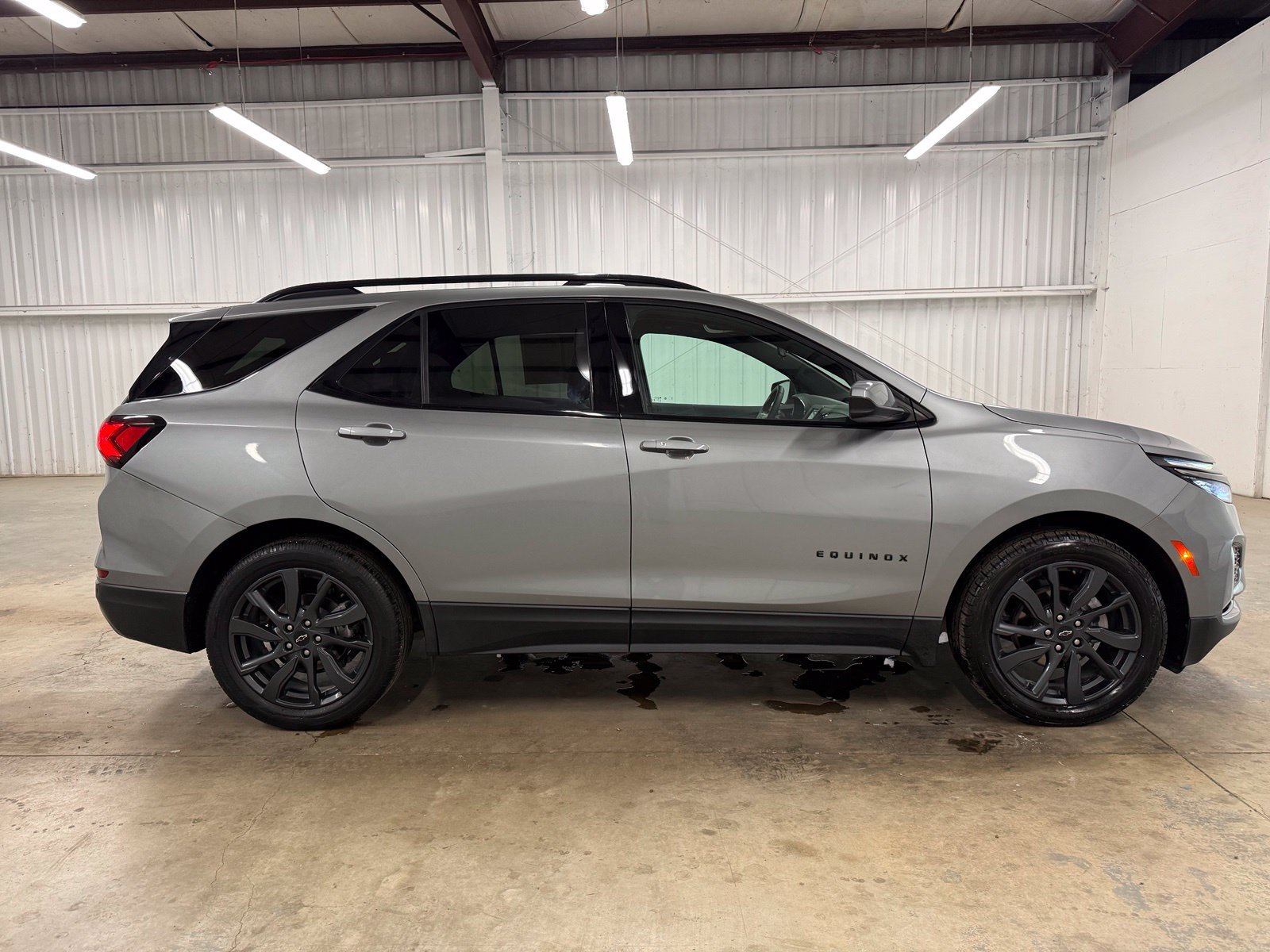 Used 2023 Chevrolet Equinox RS w/ LPO, Floor Liner Package FWD image 5