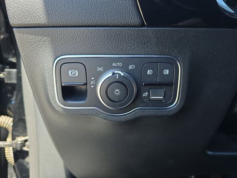 Used 2021 Mercedes-Benz GLA 250 4MATIC image 26