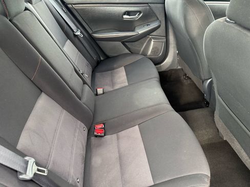 Used 2025 Nissan Sentra SR FWD image 28