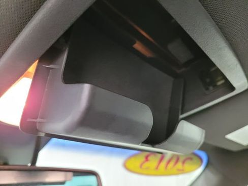 Used 2013 Ford Taurus SEL image 36