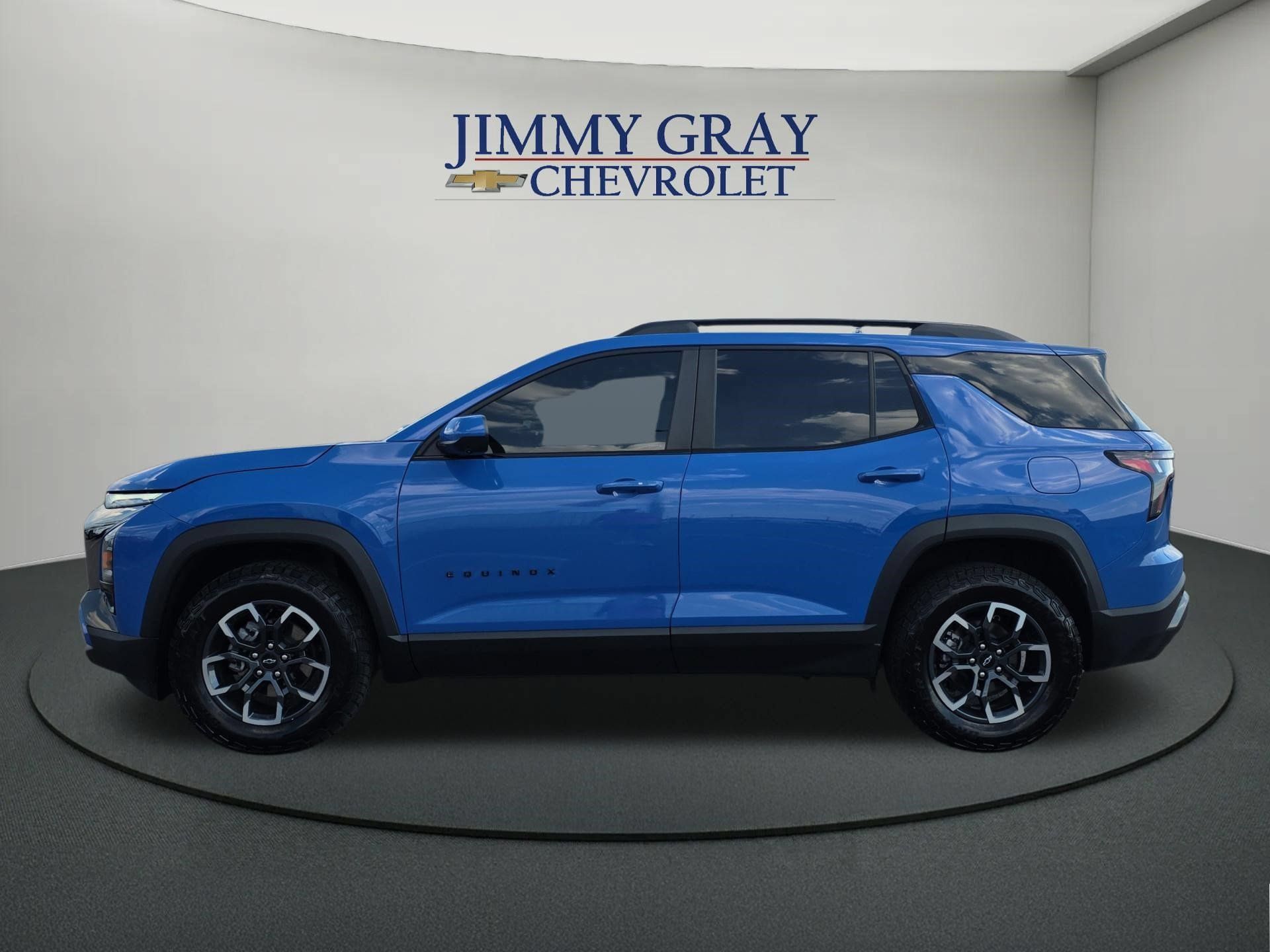 Used 2025 Chevrolet Equinox ACTIV w/ Safety and Technology Package AWD/4WD image 2